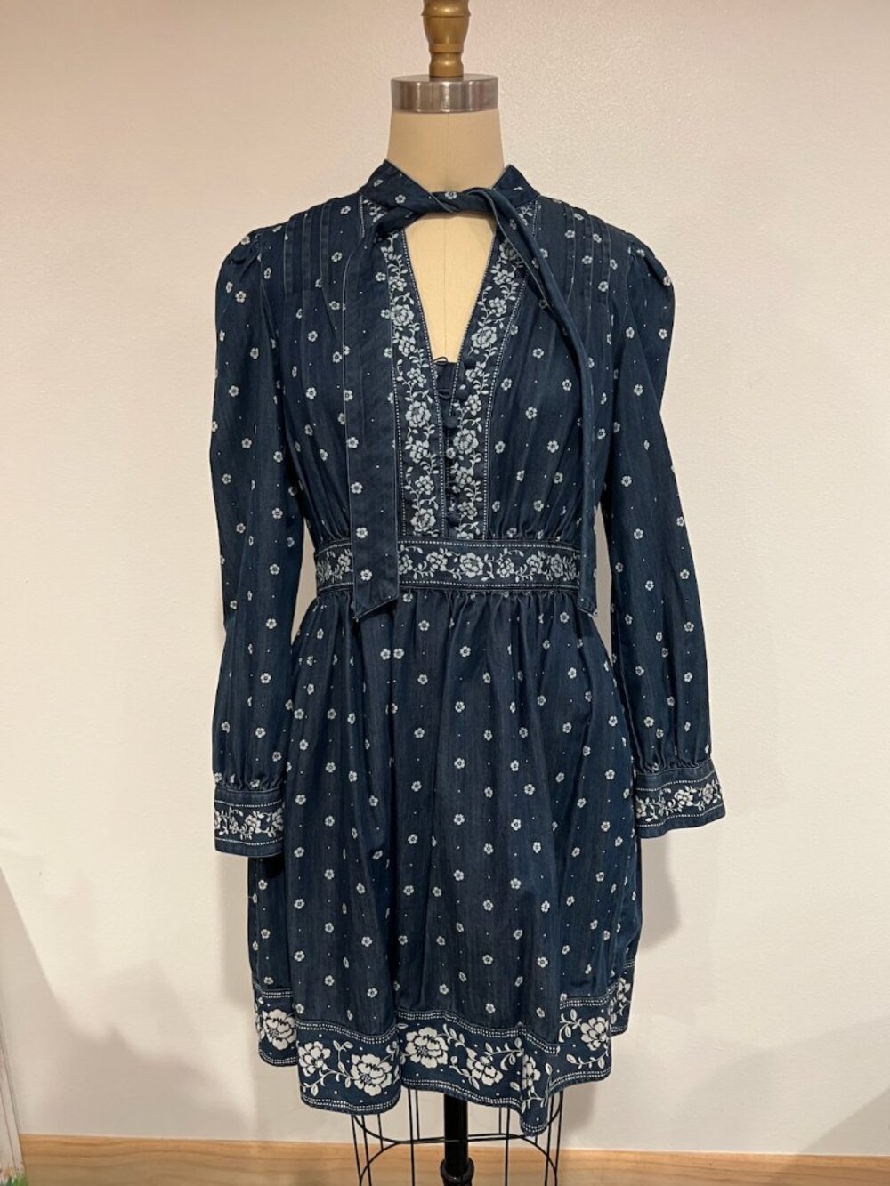 Kate Spade bandana denime tie neck dress neck dress